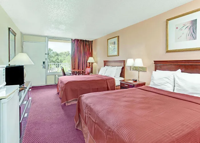 Howard Johnson By Wyndham Tropical Palms Kissimmee