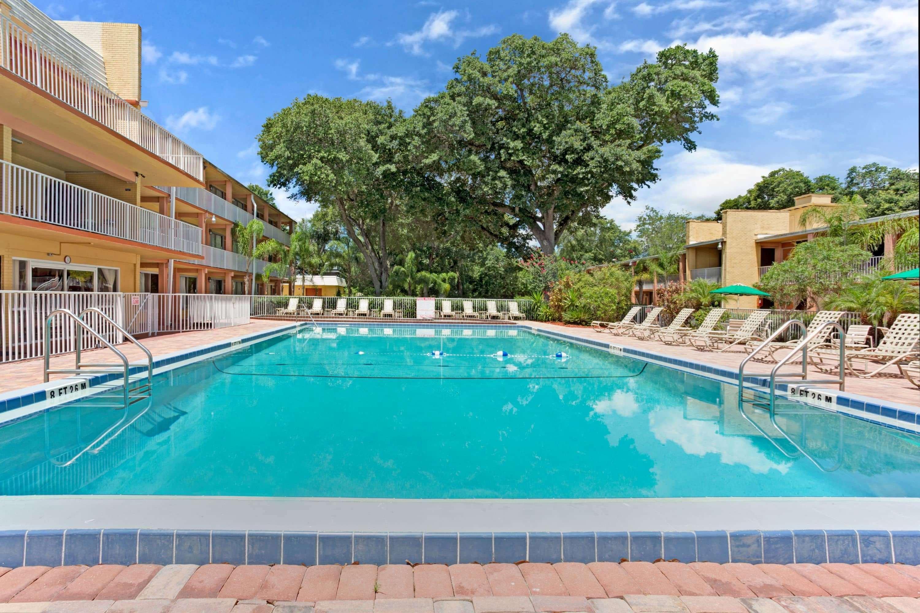 Hotel Howard Johnson By Wyndham Tropical Palms 2*